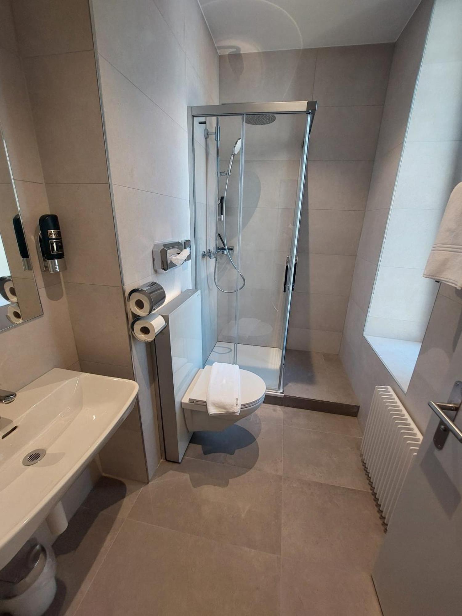 Hotel Post Glarnerhof Glarus Eksteriør billede