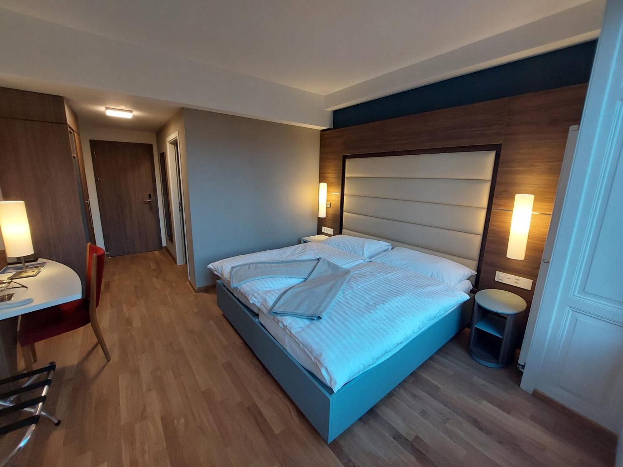 Hotel Post Glarnerhof Glarus Eksteriør billede